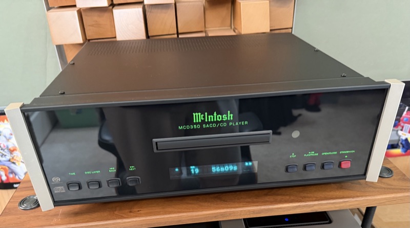 McIntosh MCD350 SACD/CD player — pre-owned, excellent condition