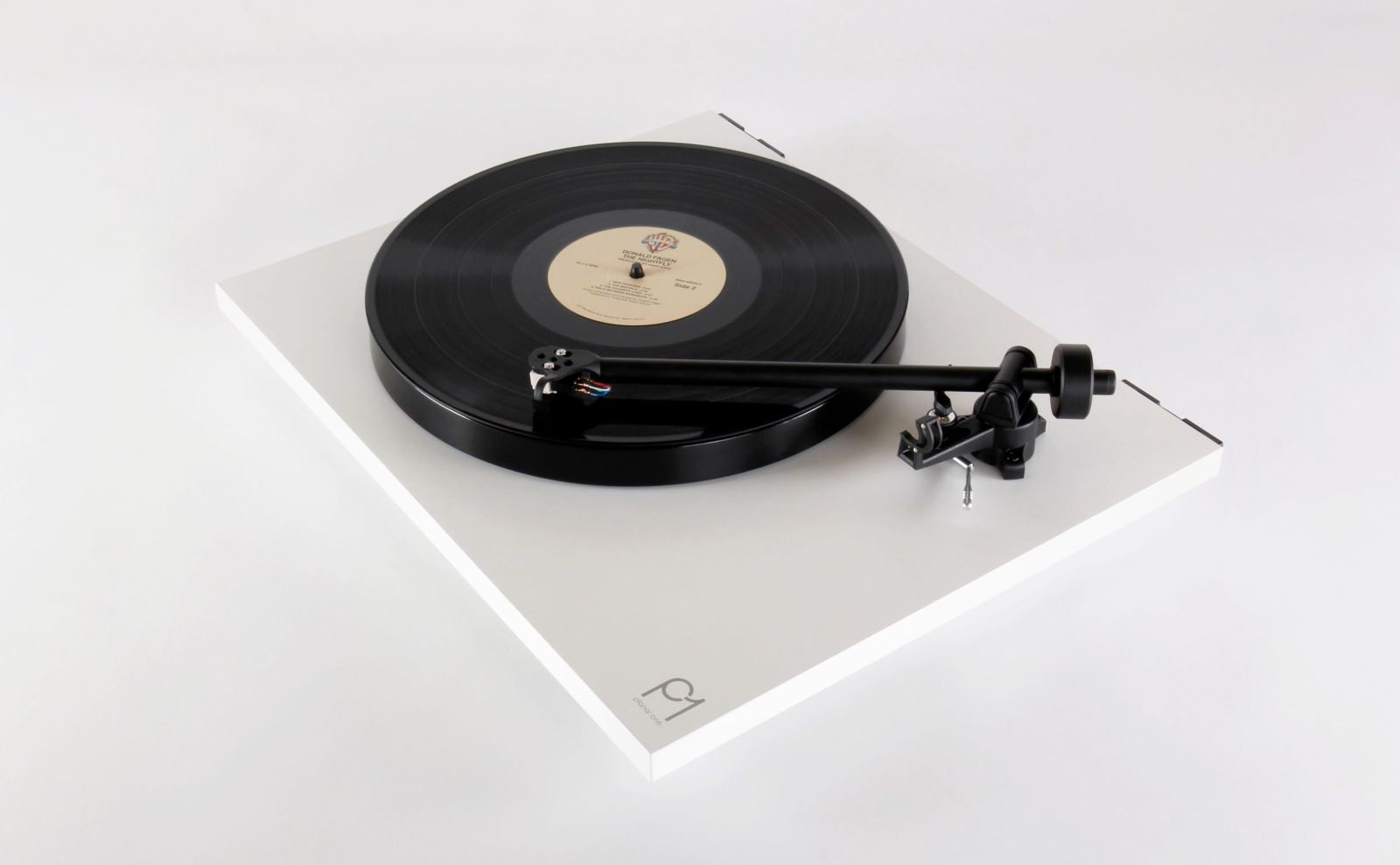 Planar 1 matt white, record on platter